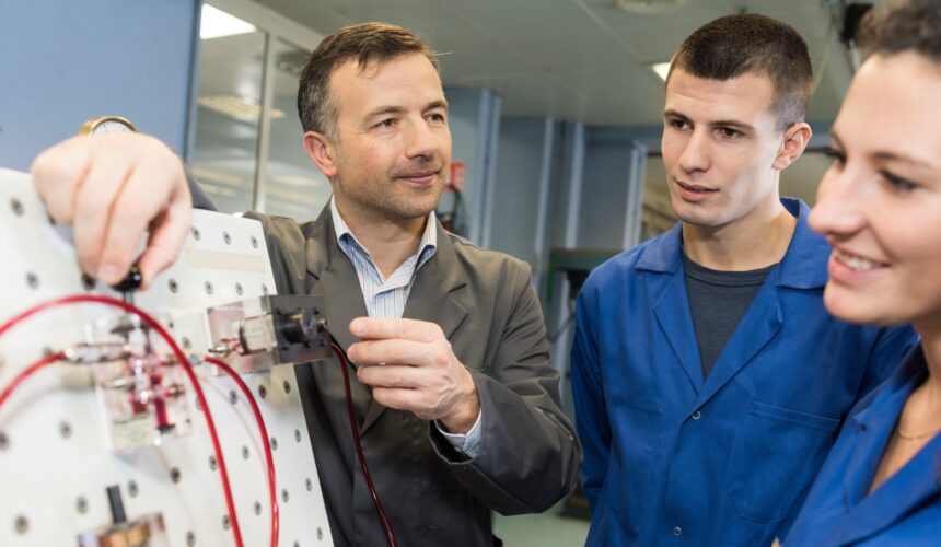 Привлечение работодателей к процессу образования способно вывести его на новый уровень